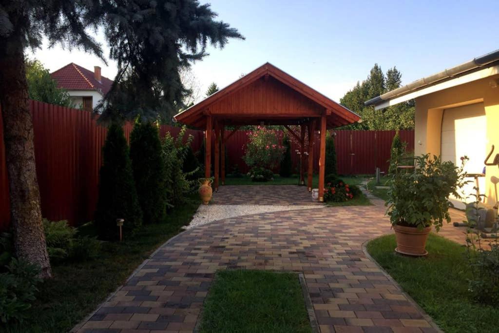 Green Garden Apartment Ingyenes Zart Parkoloval Szeged Eksteriør bilde